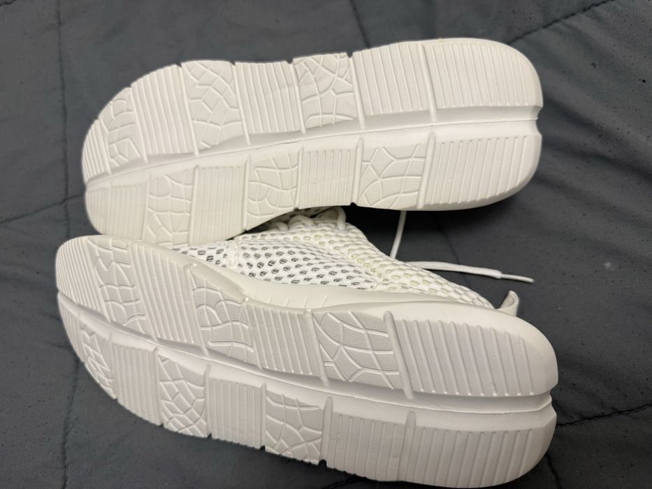 Летни бели маратонки и обувки тип Adidas Yeezy