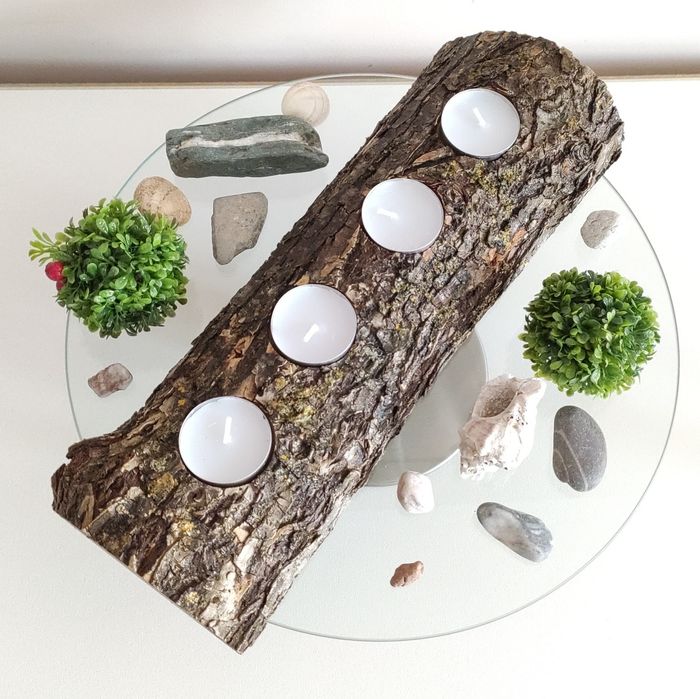 Свещник от дърво със запазена кора