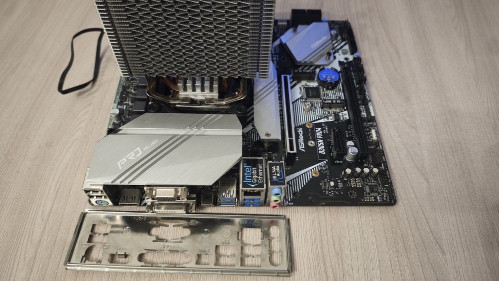 процессор i5 9400f + материнка B365M PRO4 + кулер + Bluetooth модуль