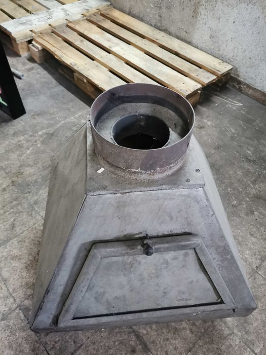 Стоманена камина