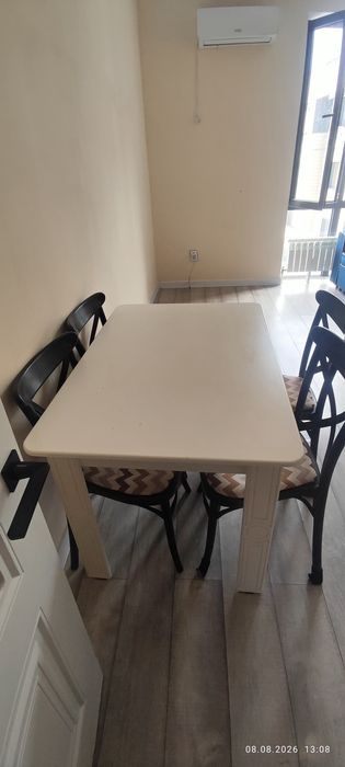 Стол кухонный + 4 стула