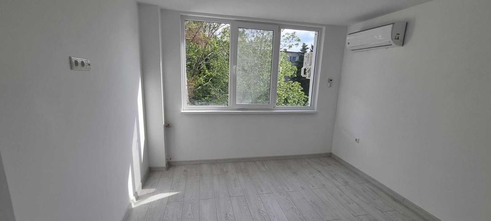 1265-Тристаен тухлен апартамент с ТЕЦ в центъра на града!