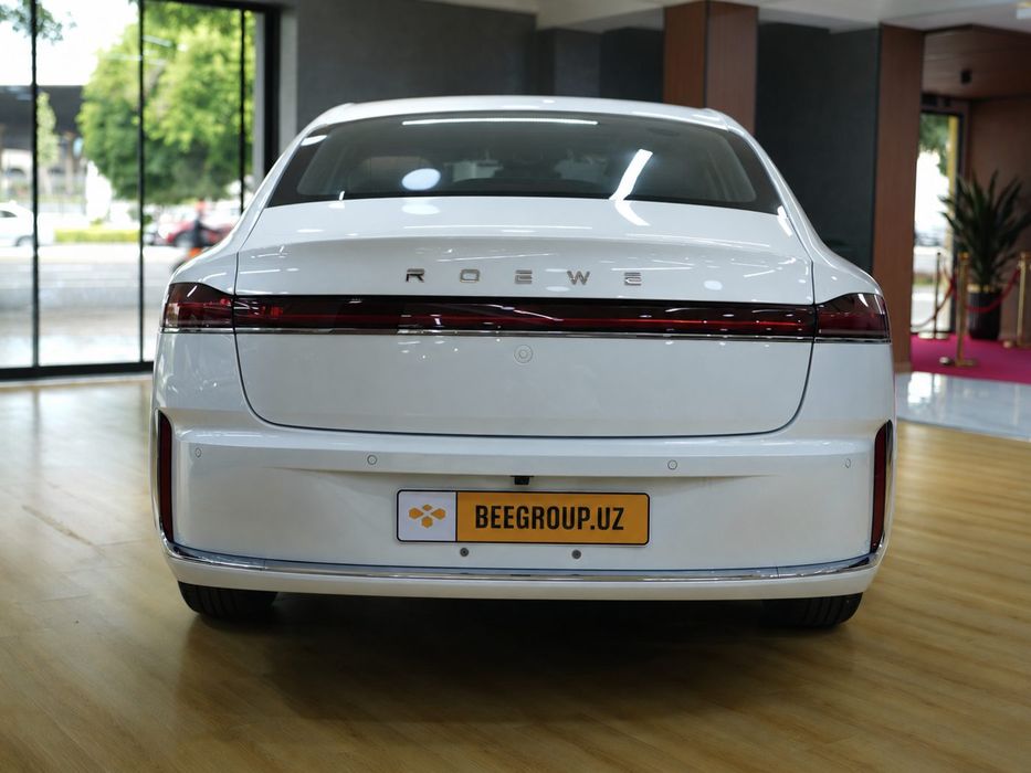 Roewe 7 bo'lib to'lashga: boshlang'ich 52.6 mln, 60 oygacha