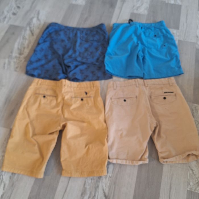 4 perechi de pantaloni scurți