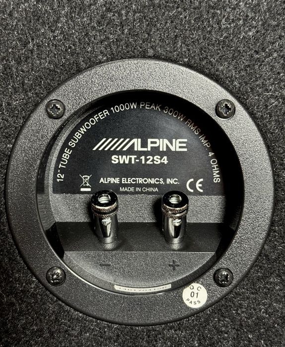 Subwoofer auto Alpine SWT-12S4. Livrare doar în București.