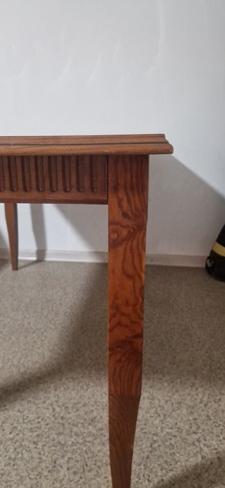 Стол раздвижной и стулья