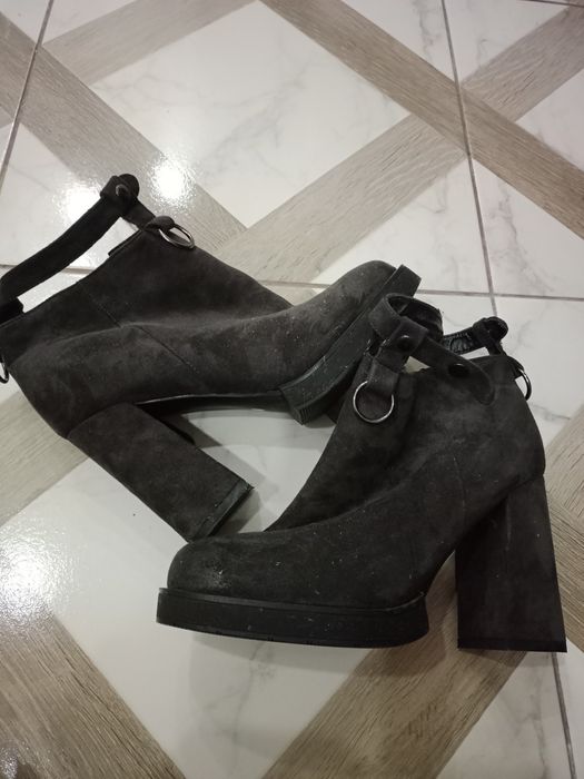 Ботинки  замшевые