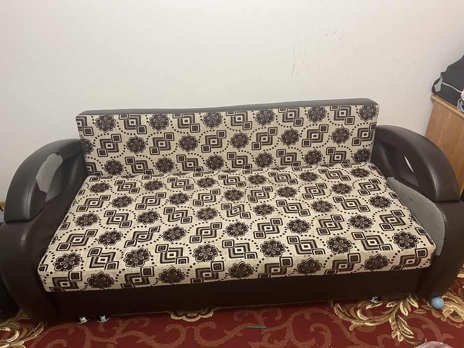 Диван, старый  торг есть