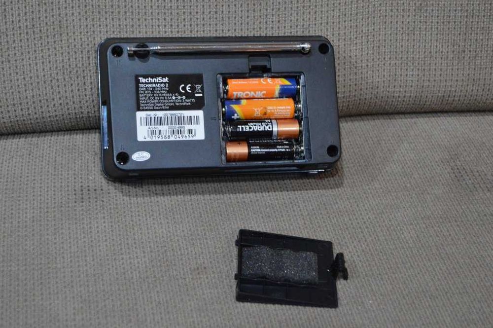 Radio portabil TechniSat TECHNIRADIO 2 FM si Dab+