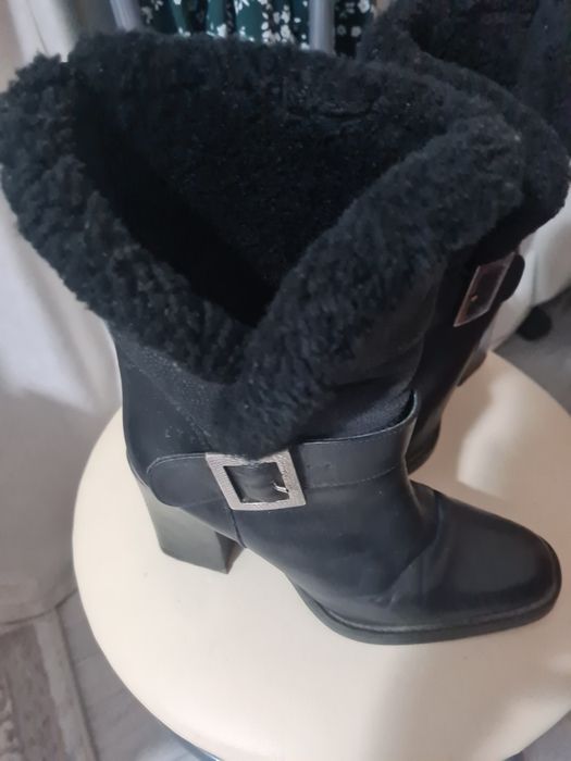 Продам женские сапоги