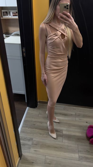 Нова Женска бежова рокля размер 36