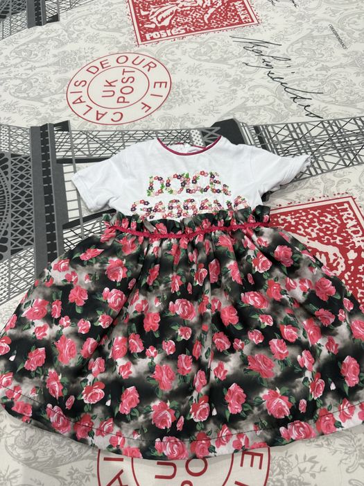 Продавам три роклички за малки принцеси