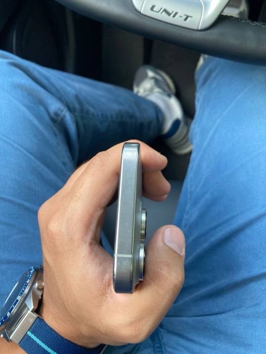 продам iphone 16 pro