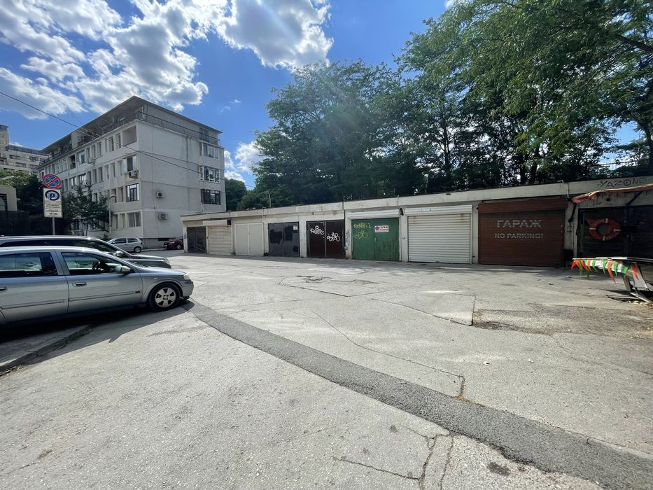 Продава се Гараж / Паркомясто в Варна, Морска градина - 18 кв.м за 3056 €/кв.м - Снимка #3