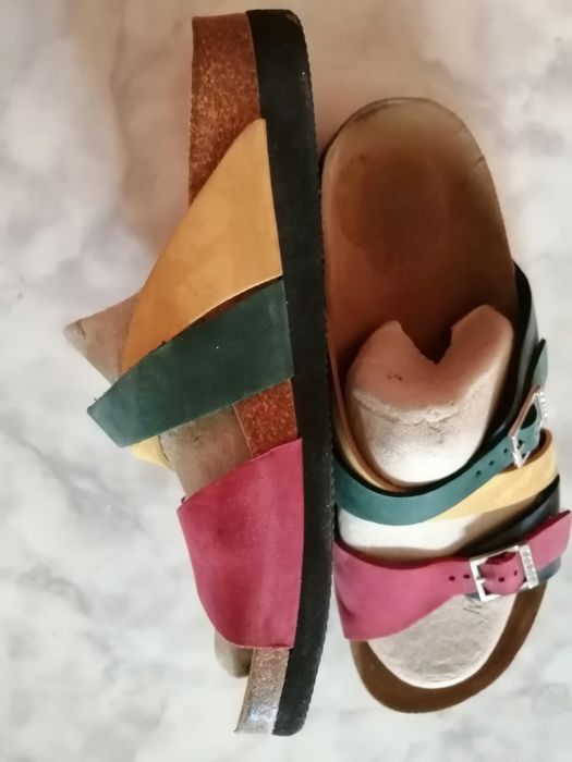 Продам женскую обувь