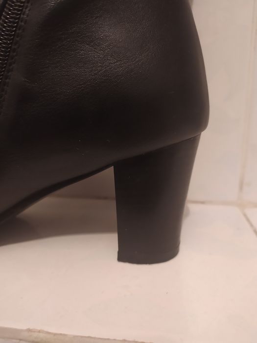 Продам женские сапоги