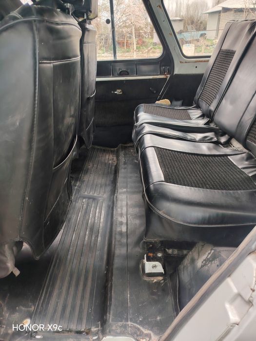 Uaz Xanter sotiladi 409 mator