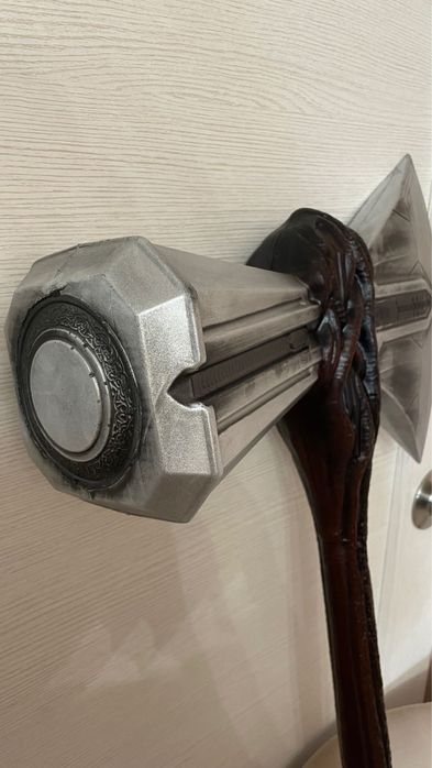 Продаю молот Тора (Гром Секира), мстители, марвел