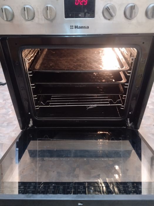 Продам стеклокерамическую Hansa