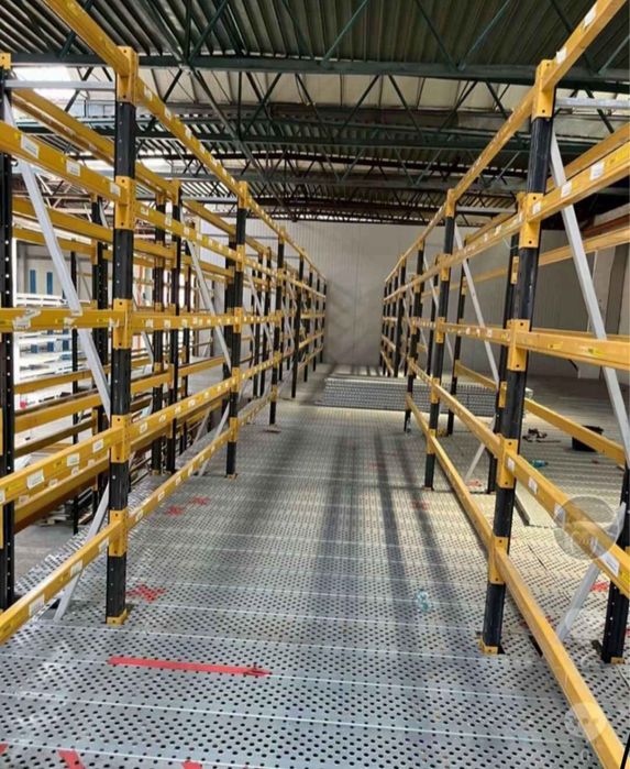 Rafturi metalice industriale