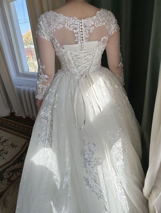 Свадебное платье