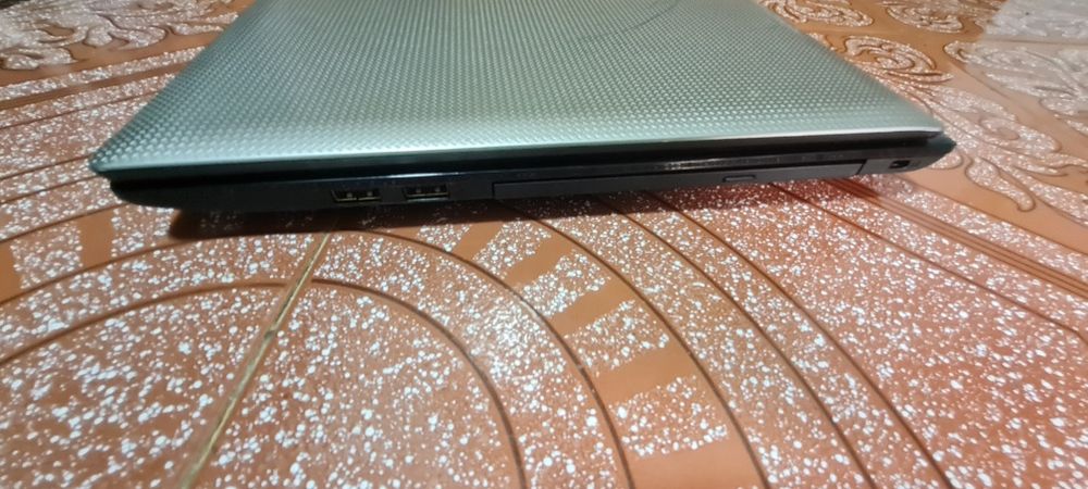 Leptop acer defect