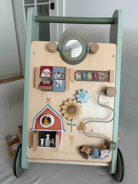 Antemergator din lemn Little Dutch - stare buna, colectia Little Farm