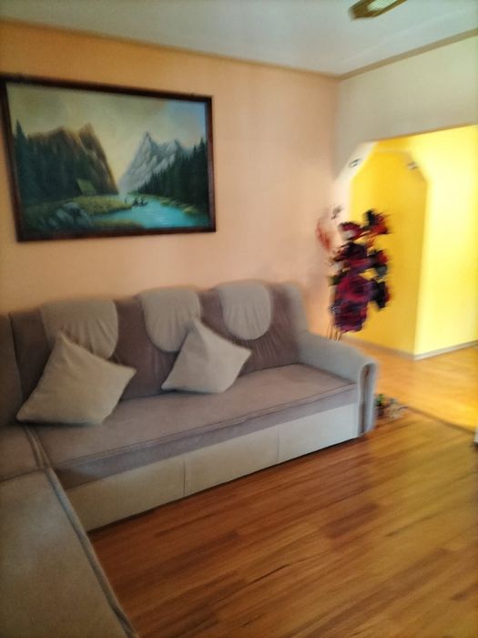 Apartament 3 camere de vânzare plus garaj