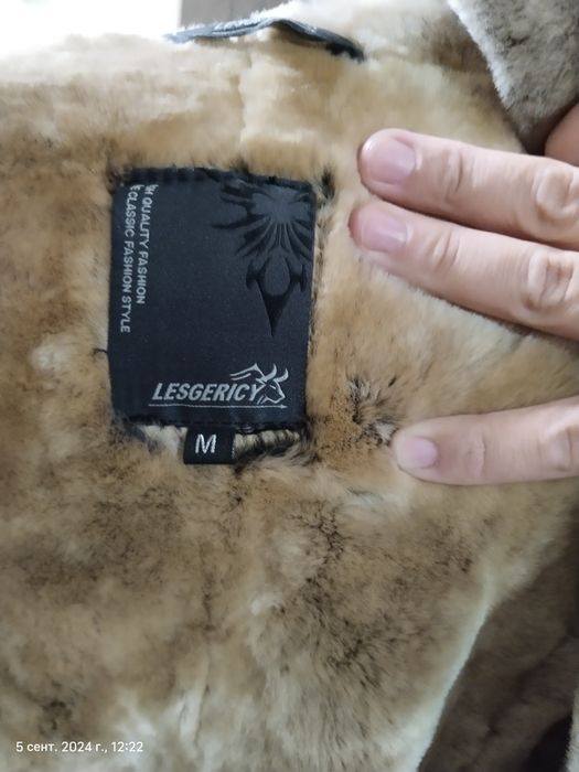 Продам дублёнку.почти новая одевала один раз.