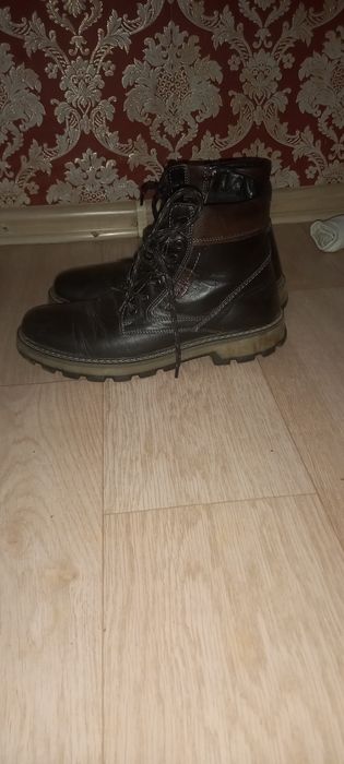 Продам зимний обувь мужской