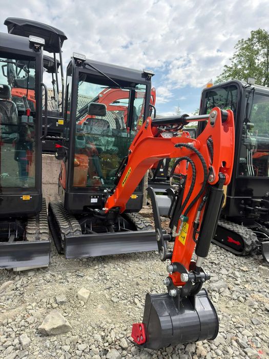 Miniexcavator STX16 cu cabina