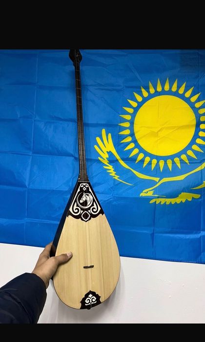 Домбра профессиональная
