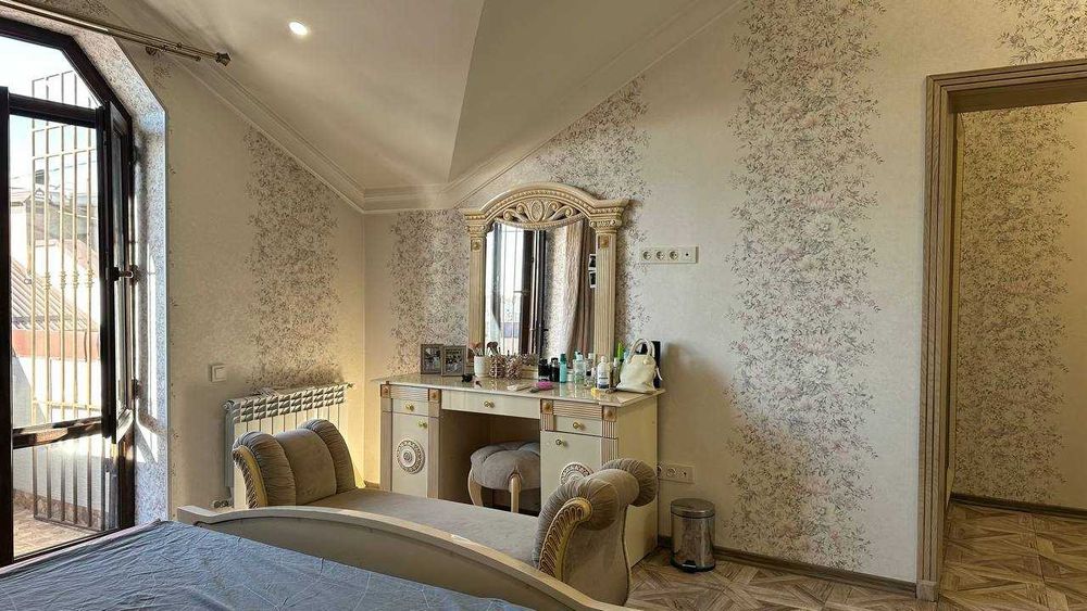 Дом Бадамзар Мечеть 3.25 сот 4 спальни  200 кв.м Юнусабад Yunusobod