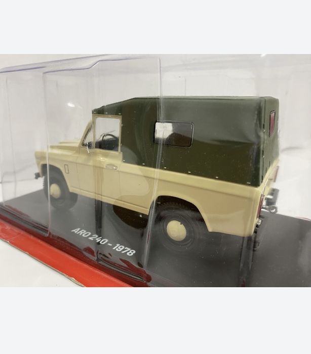 ARO 240 an 1978 Macheta auto  scara 1:24 (16 cm)  Hachette