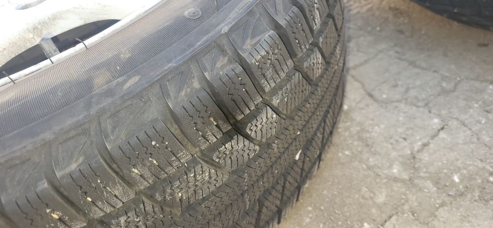 Зимний комплект 215/60/16