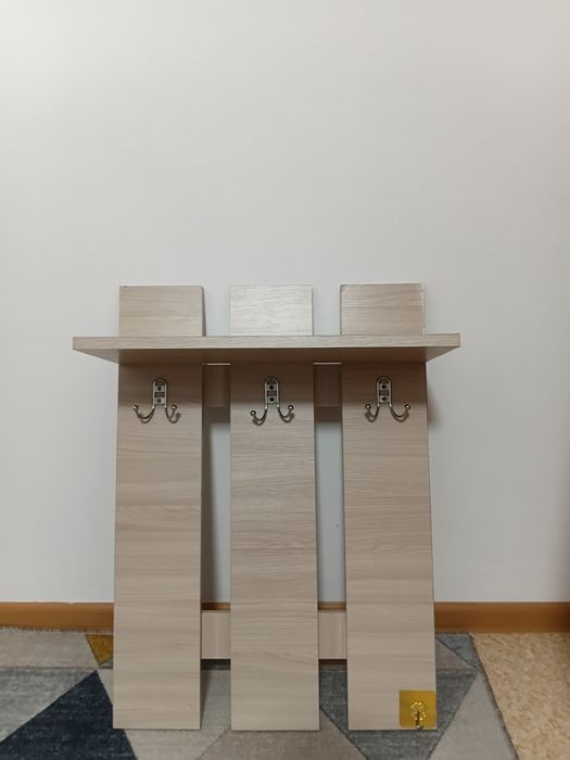 Вешалка в прихожую