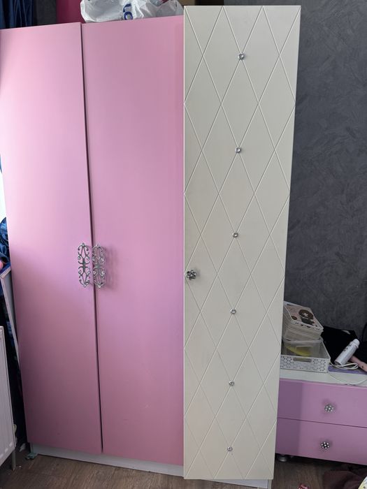 Шкаф в детскую комнату