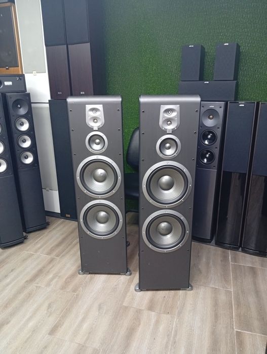 Флагмана от серията JBL ES-100