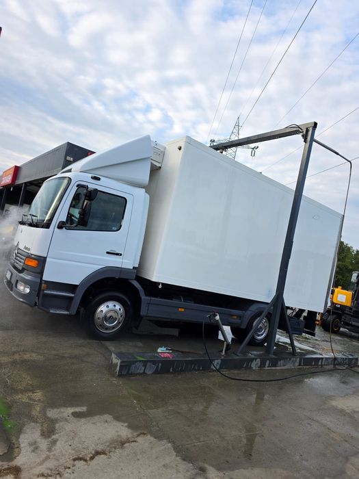 Camion frigorific atego