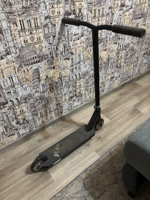 Трюковой самокат Limit