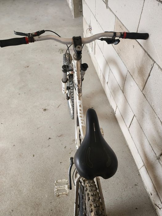Kona operator downhil!