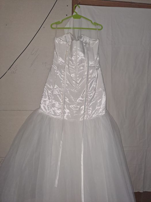 Rochie de mireasa culoare ivory , cu voal si corset reglabil+ jupa