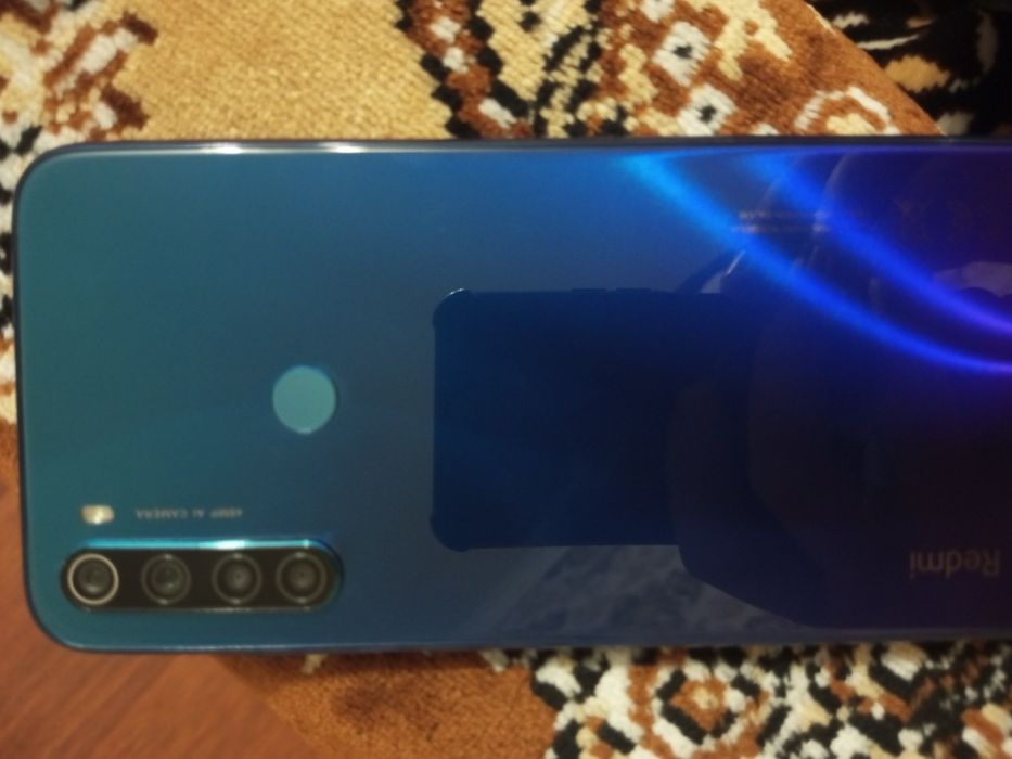 Продам телефон редми