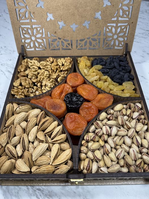 Подарочный набор орехов сухофруктов  chaqchuq quruq meva sovg'a savat