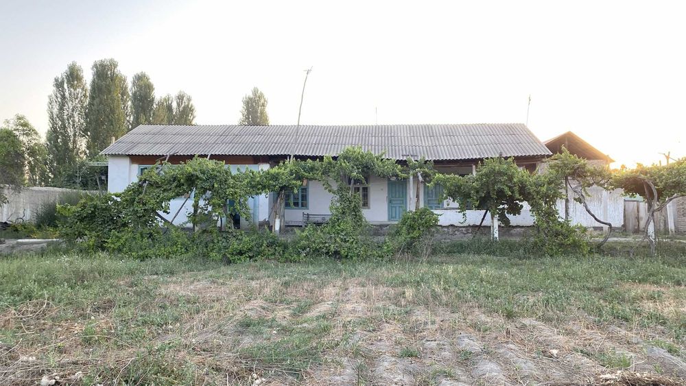 16 sotixli katta hovli, Rishton Avazboyda sotuvda! Narxini Kelishamiz.