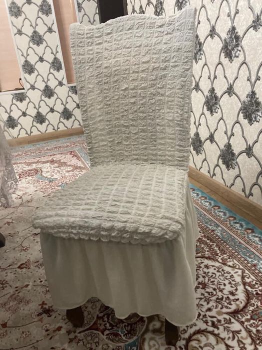 Продам чехлы на стулья.