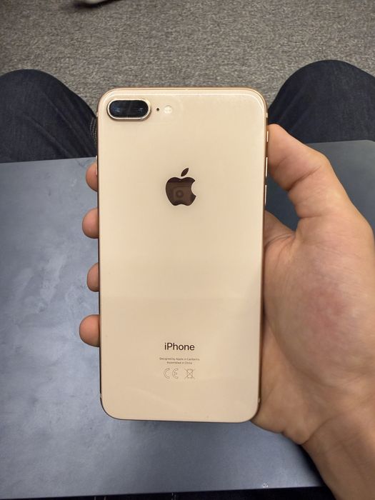 iPhone 8+ с гарантия