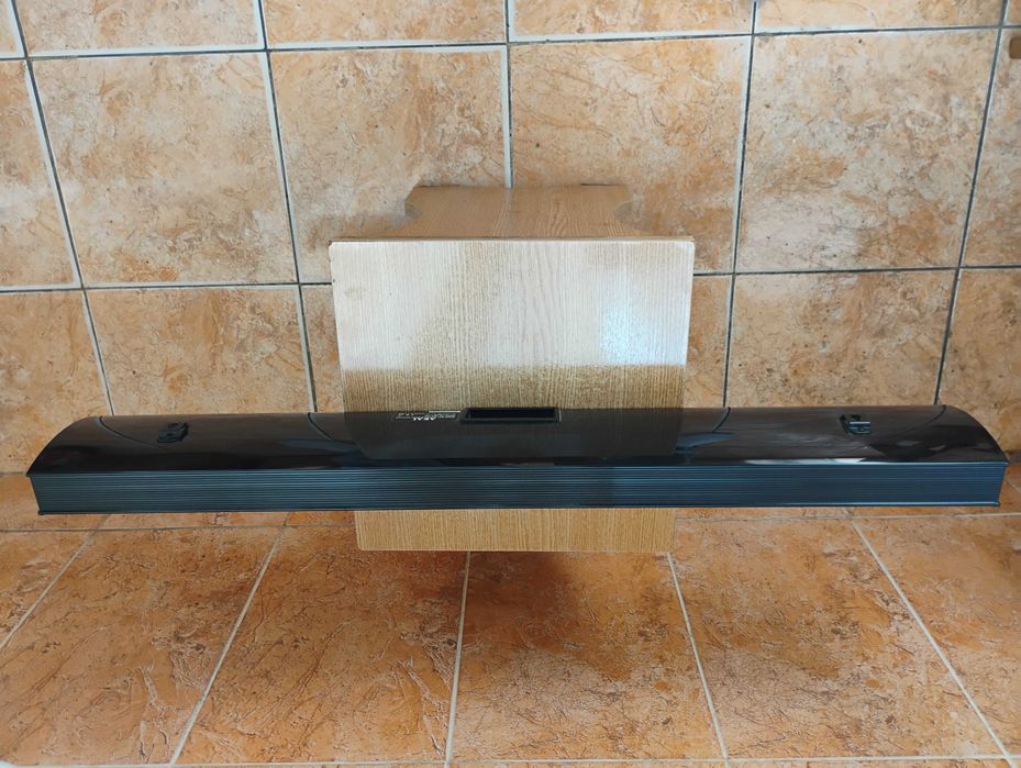 Soundbar AKAI + TV