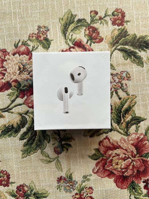 Apple AirPods 4 ANC ( stoc mare )