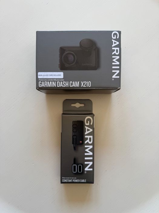 Видеорегистратор Garmin Dash Cam X210